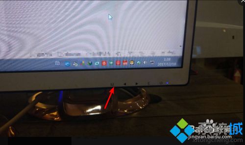 网吧电脑怎么调节屏幕亮度 网吧电脑调节屏幕亮度的方法