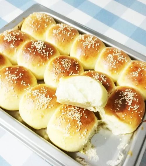蒸烤箱做面包,家庭常用做法,按这个方子做出的面包松软好吃