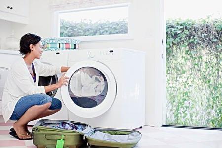 如何用手动的洗衣机洗衣服 