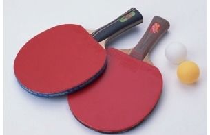 为什么乒乓球拍新买来的胶皮会很粘及该怎么处理 